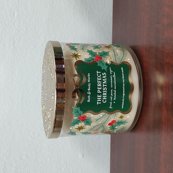 Bath & Body Works THE PERFECT CHRISTMAS & FRESH BALSAM 3 Wick Candle Bundle - Picture 2 of 9